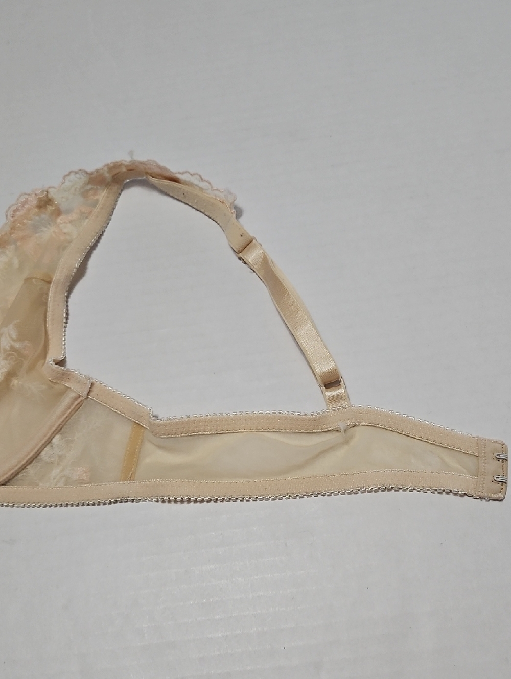Unique Moments By Felina Sheer Lace Embroidered Underwire Bra in Nude Size 36C - Picture 7 of 9